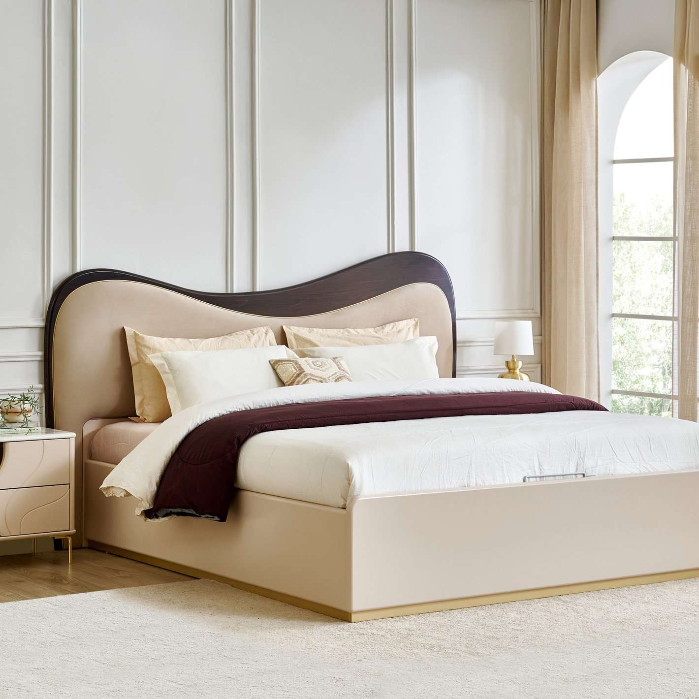Grandeur Upholstered Bed