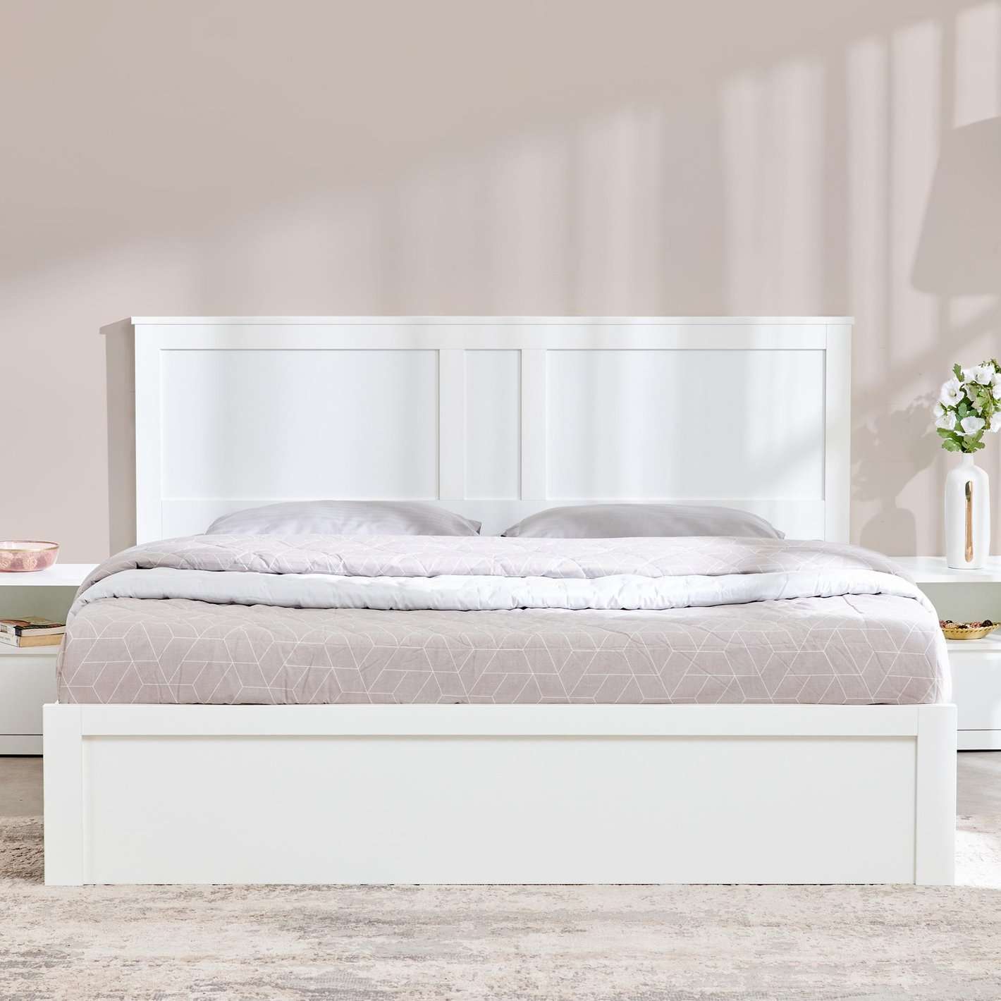 Vintage Charm Bed 1